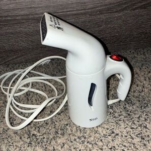 Handheld Fabric Steamer